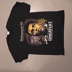 Muhammad Ali memorial shirt medium